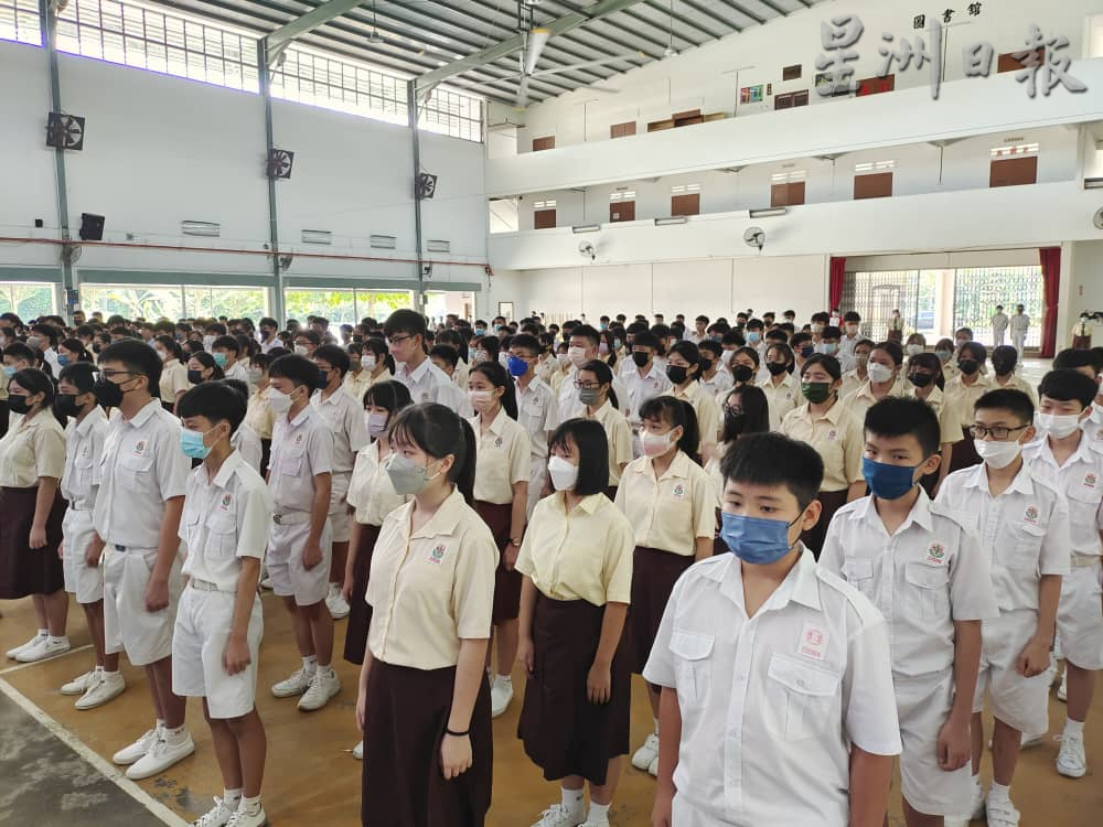 **已签发**柔:显刊:培华独中聘前校长郭天平任校务执行长,董事长:助推校务往更高层次