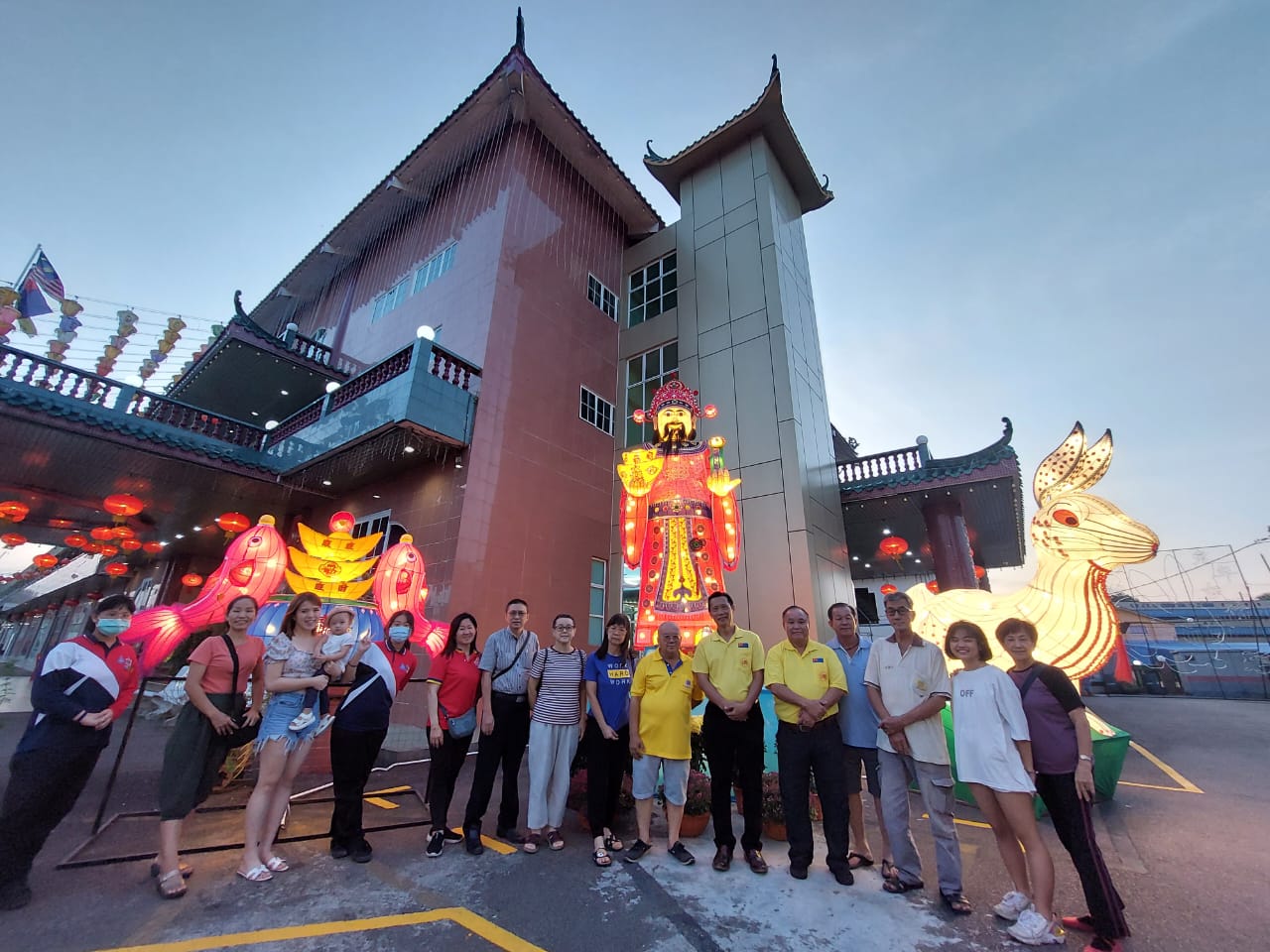 **已签发**柔：社团版头条：新春灯饰亮灯了，德教会紫銮阁欢迎参观