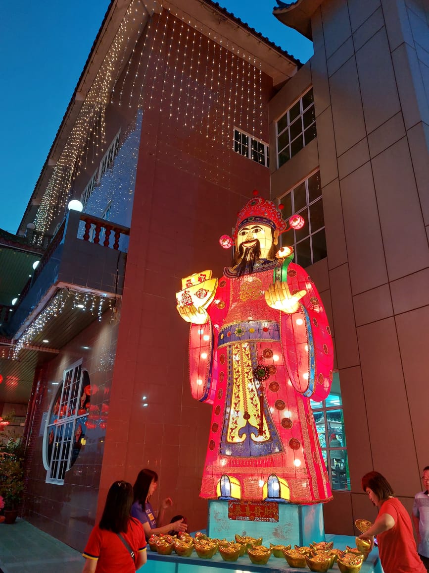 **已签发**柔：社团版头条：新春灯饰亮灯了，德教会紫銮阁欢迎参观