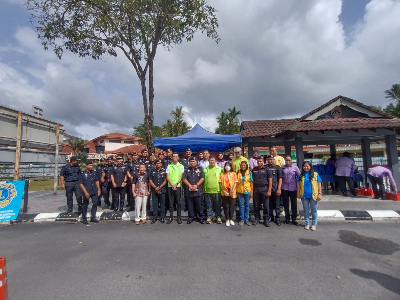 **已签发**柔:銮警农历新年间多地设路障,提升公众对道路与人身安全关注