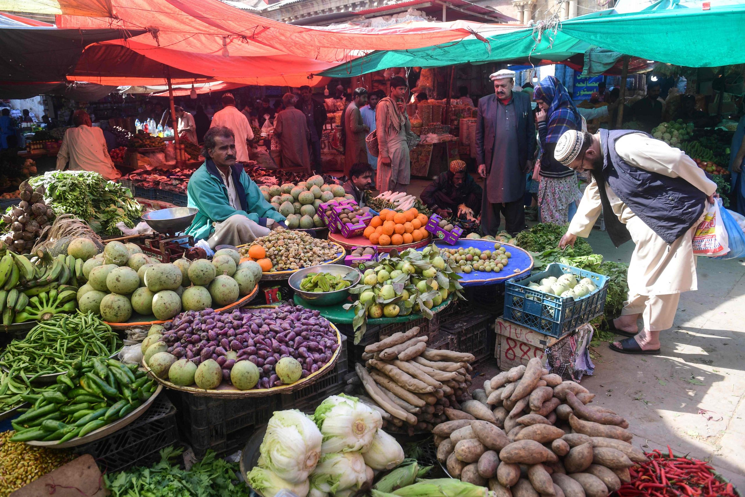 巴基斯坦经济崩溃 恐步上斯里兰卡破产后尘