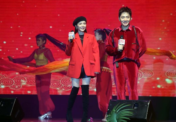 庄学忠迎本命年自侃人老心不老 苏盈之晋荣变脸赢喝釆