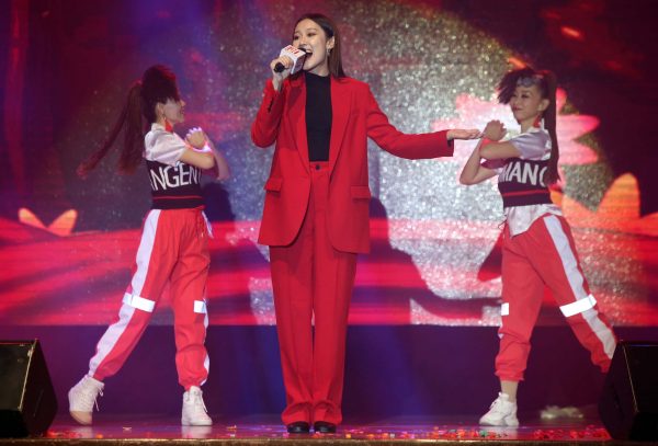 庄学忠迎本命年自侃人老心不老 苏盈之晋荣变脸赢喝釆