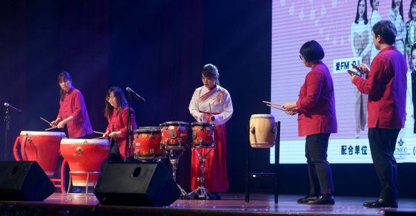 庄学忠迎本命年自侃人老心不老 苏盈之晋荣变脸赢喝釆