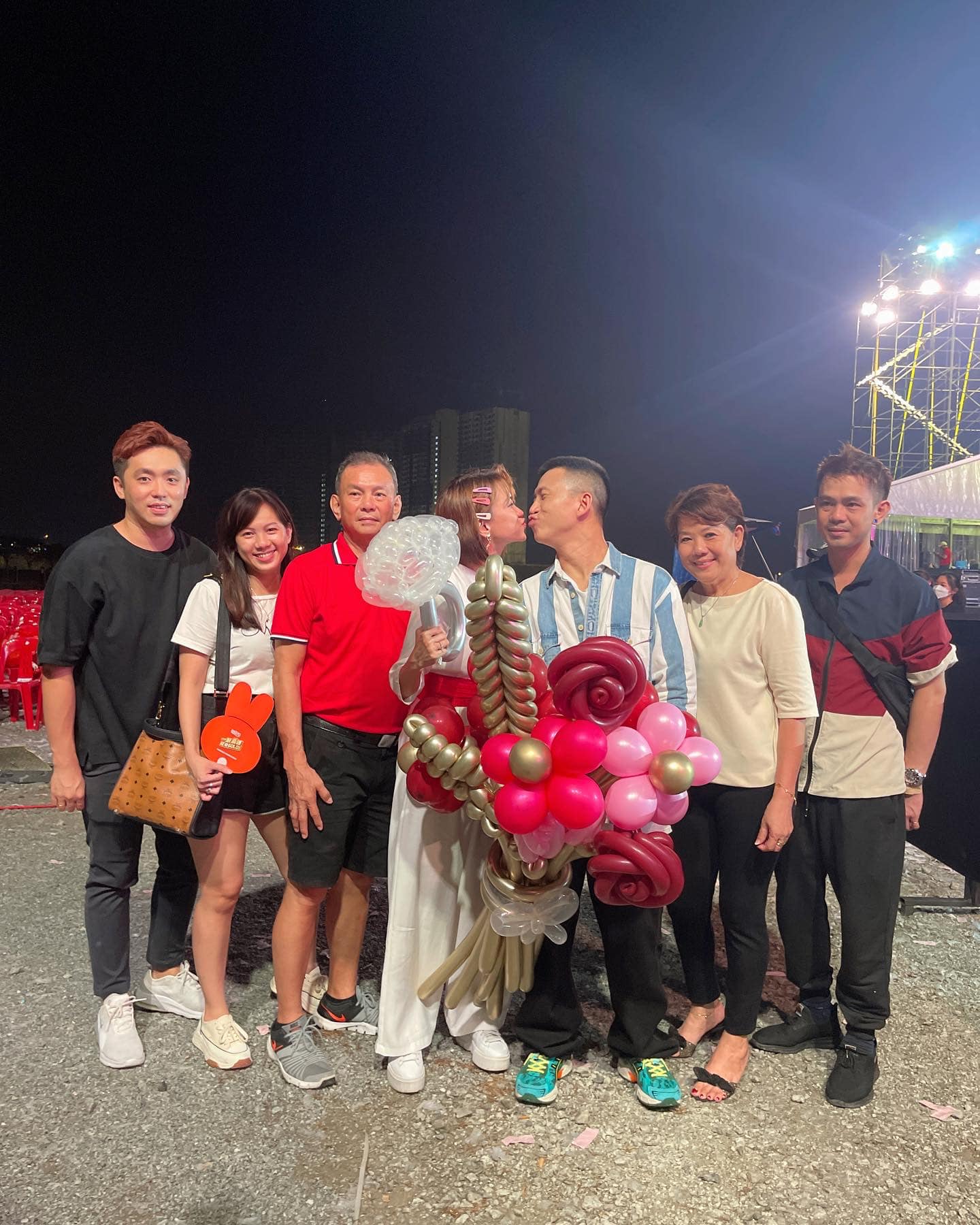 庄靖毅单膝跪地求婚 凯心爆哭喊“我终于嫁啦”