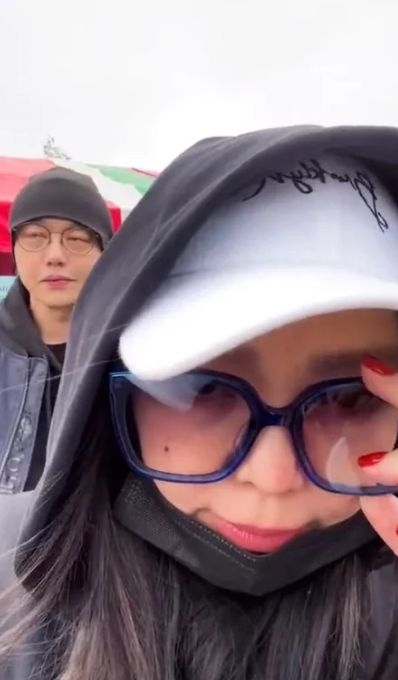 张惠妹返乡过年　　IG直播男友低调同框