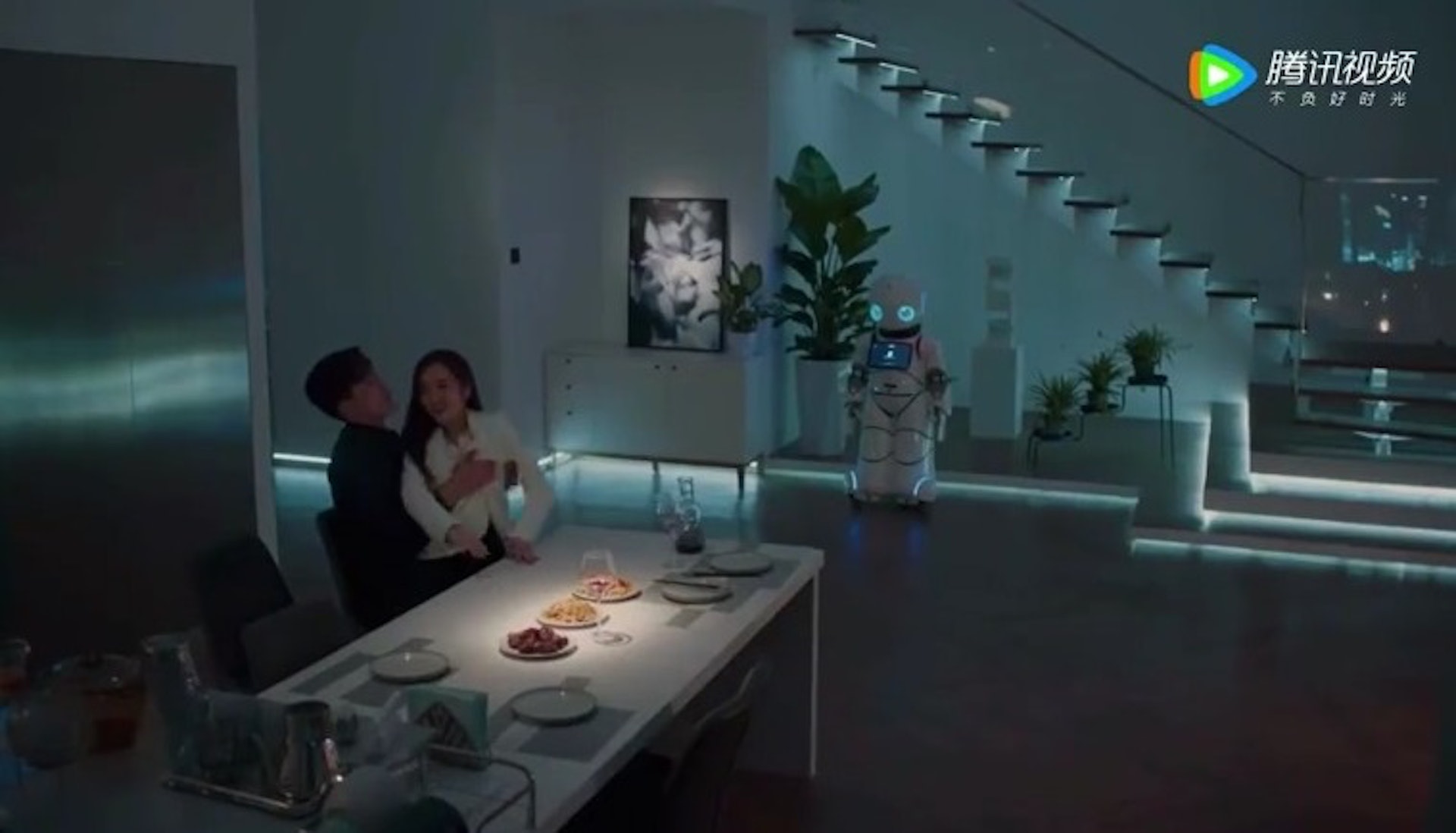 张翰成“油腻”代名词登英文报章教材 网嘲:人生巅峰