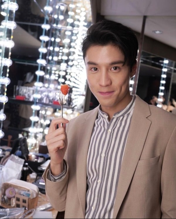 情侣装出席婚礼 郭柏妍丁子朗疑假戏真做