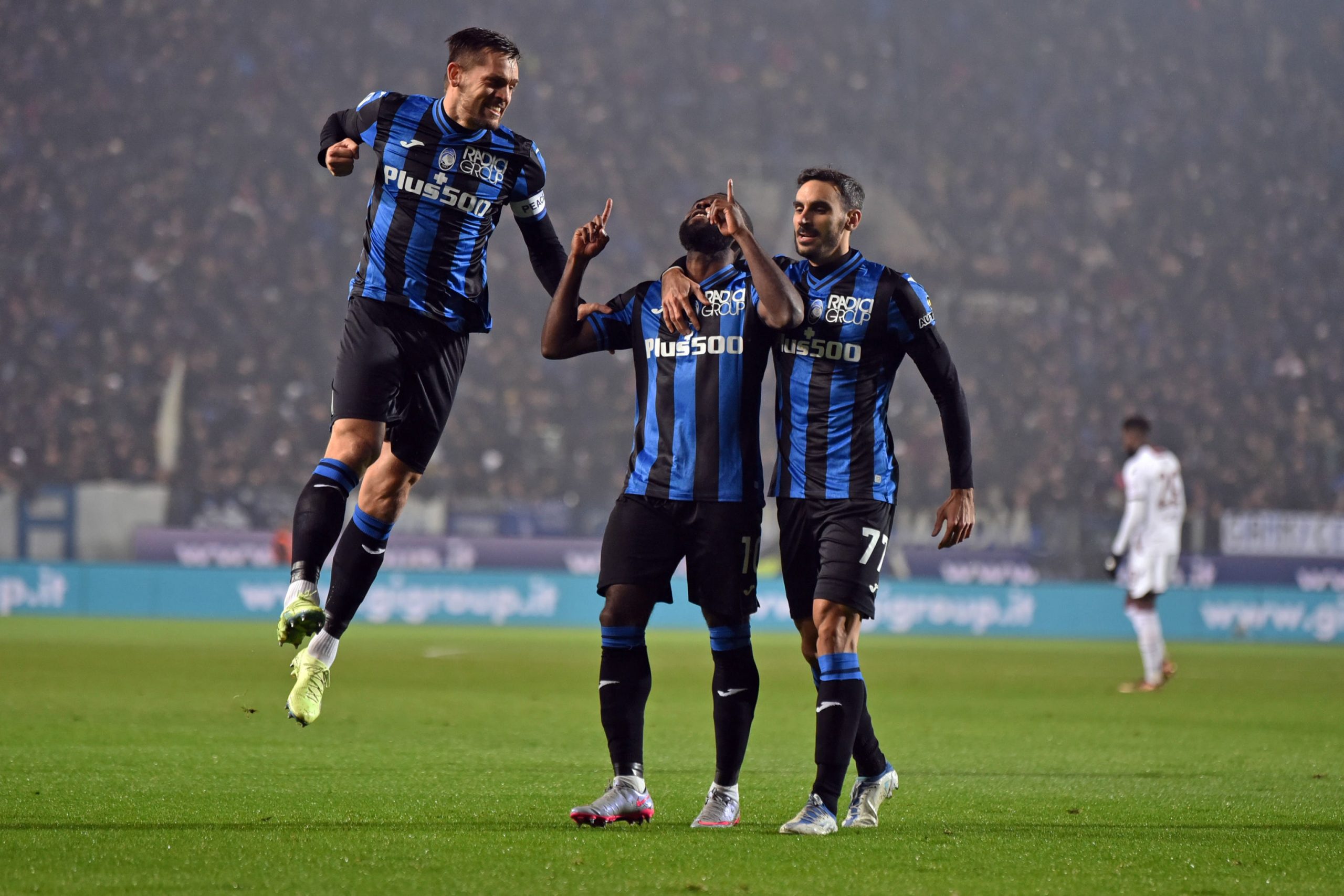 意甲|“墨西哥吴镇宇”镇守也无可奈何 女神8将破门血洗萨勒尼塔纳