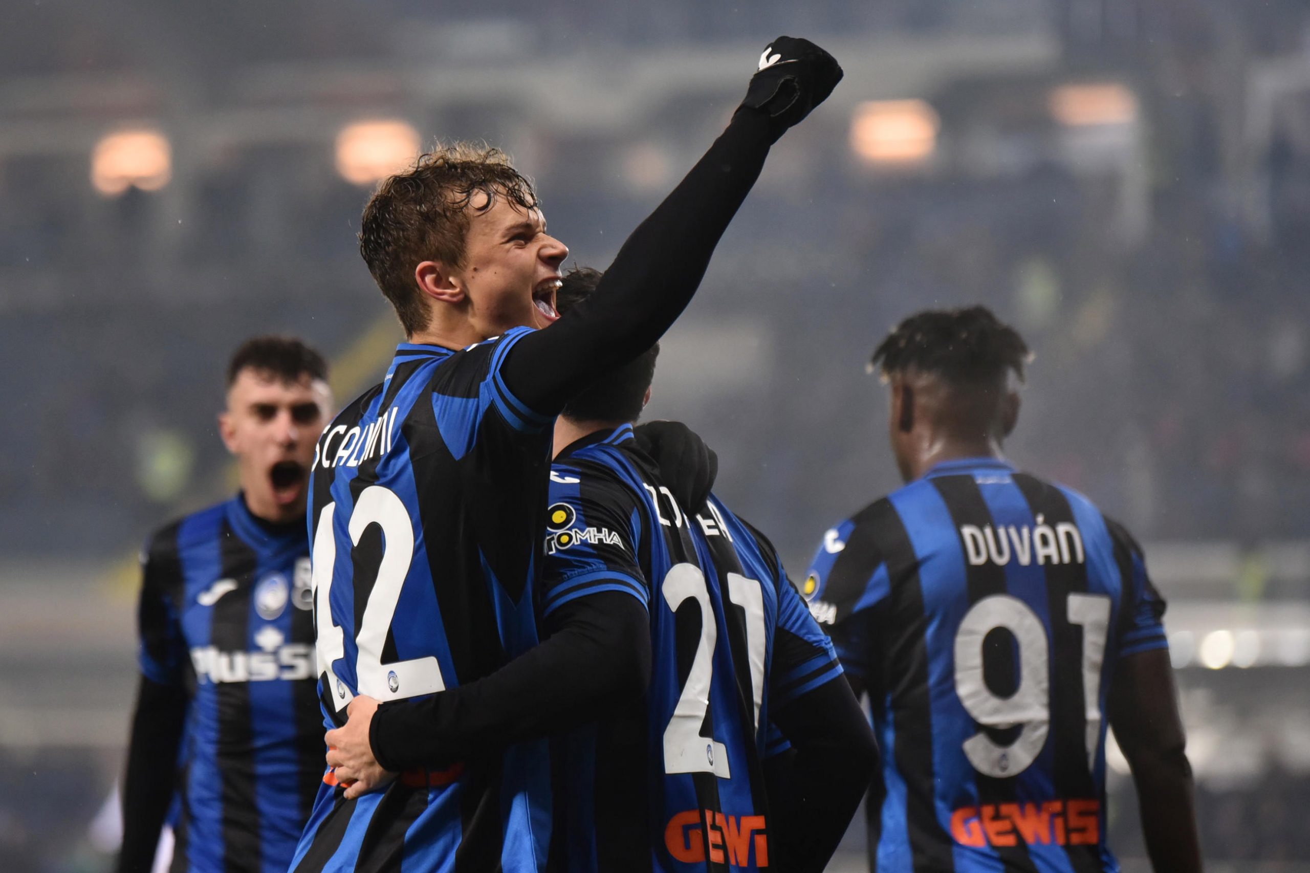 意甲|“墨西哥吴镇宇”镇守也无可奈何 女神8将破门血洗萨勒尼塔纳