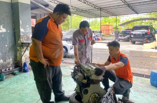 技职生被标签笨、没前途？青年成机械师：“你们错了”