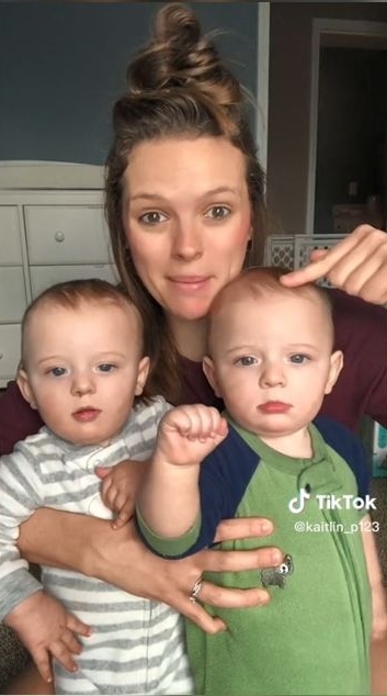 拼盘/生双胞胎认不出!网红妈“带婴刺青”做记号 影片被灌爆:烂家长