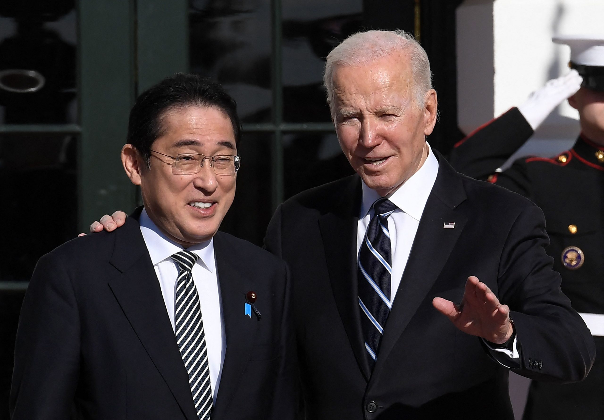 日本首相:东亚可能是下一个乌克兰