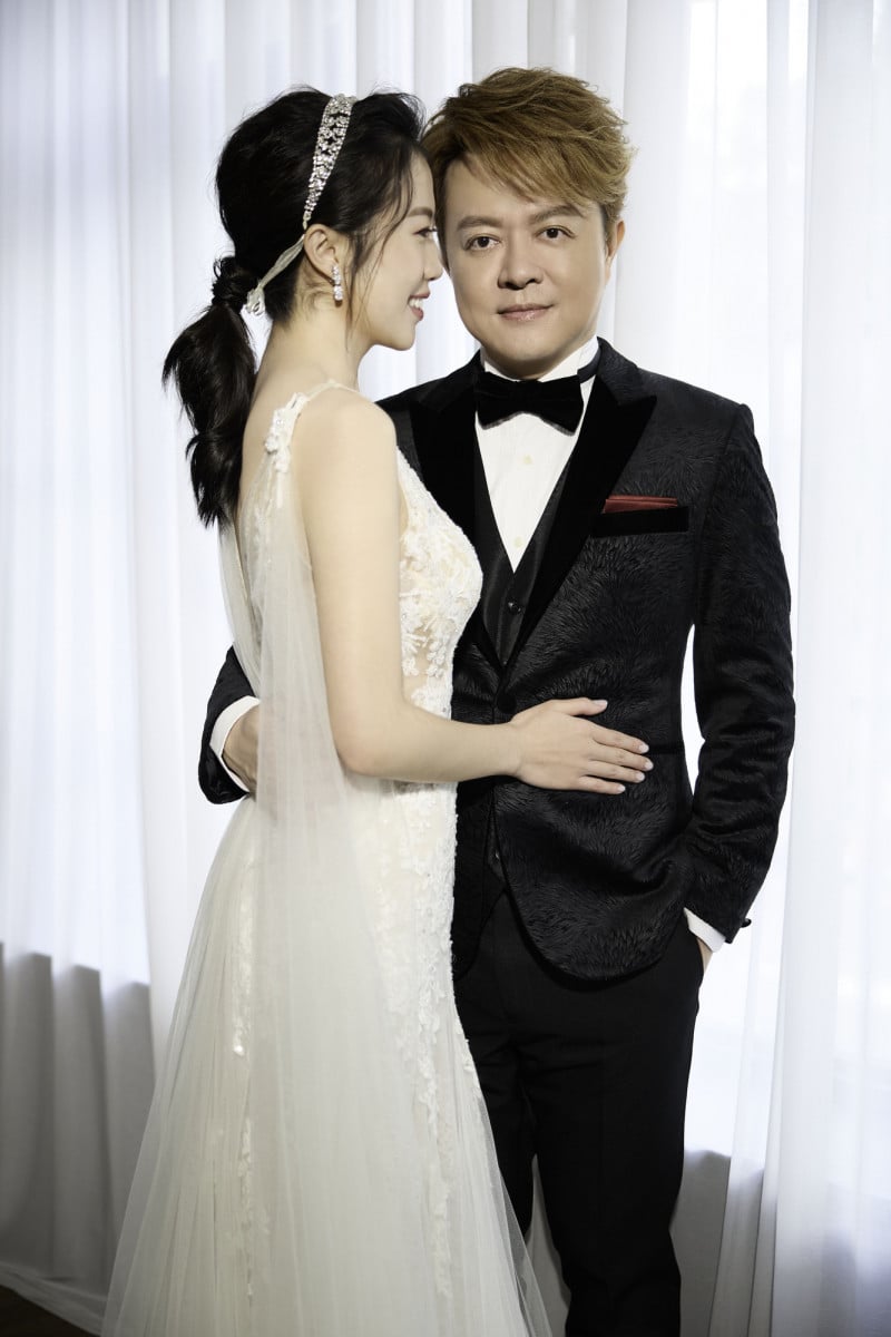 晒超美爱妻婚纱照 翁立友拚进度爆双喜