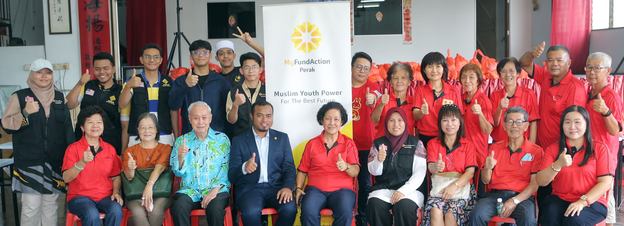 马来非政府组织MyFundAction 万里望将军庙新春布施贫老