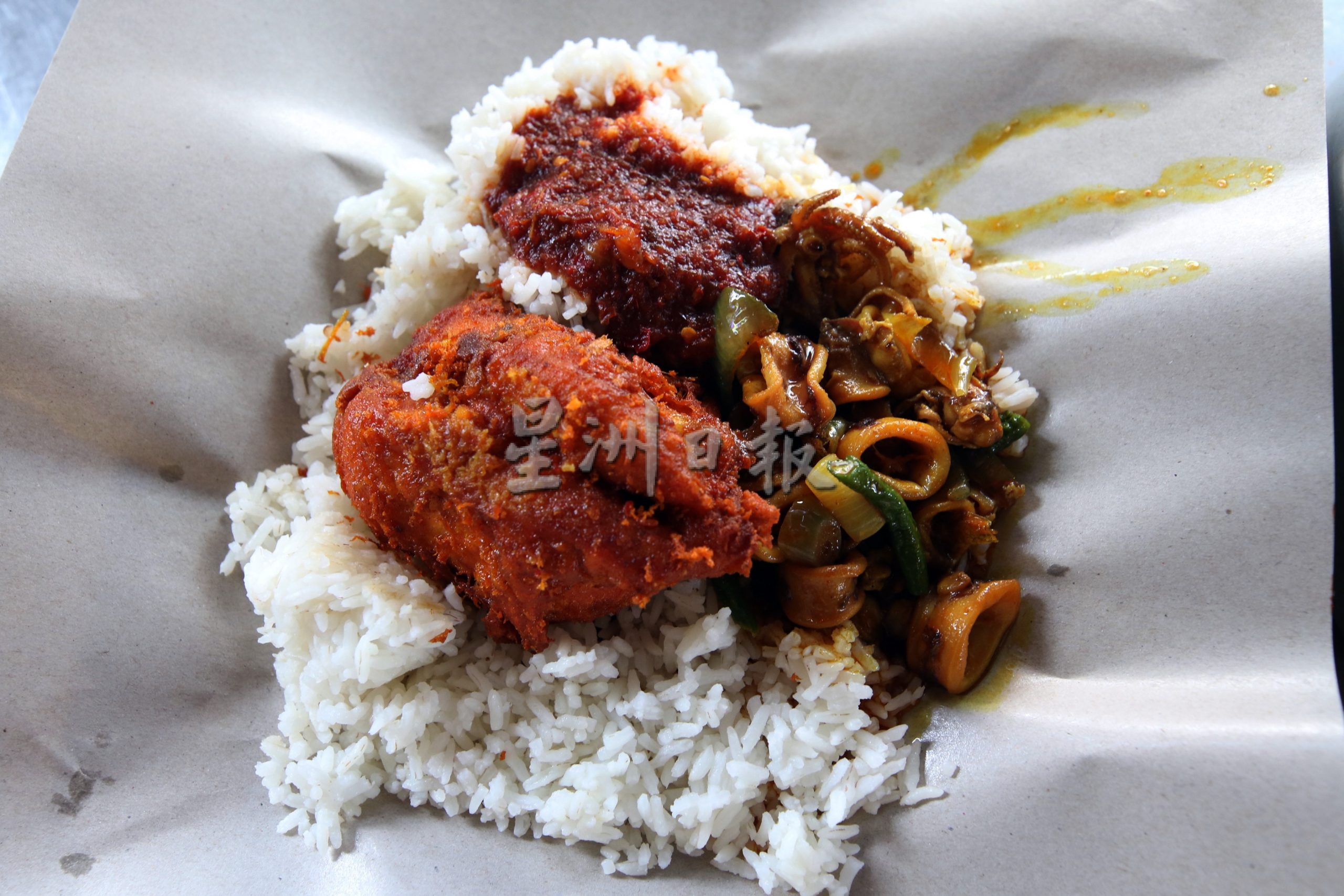 视华裔老伯为父 女巫小贩请吃椰浆饭多年