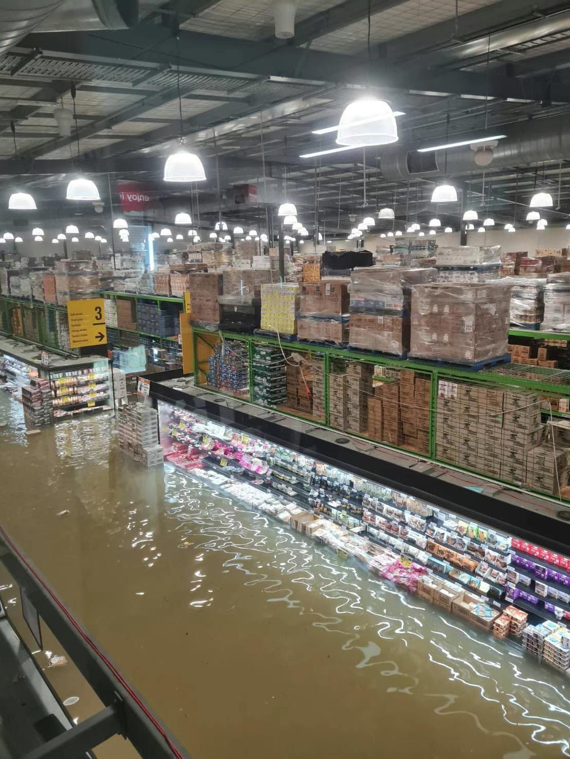 暴雨洪水突袭 奥克兰晋紧急状态