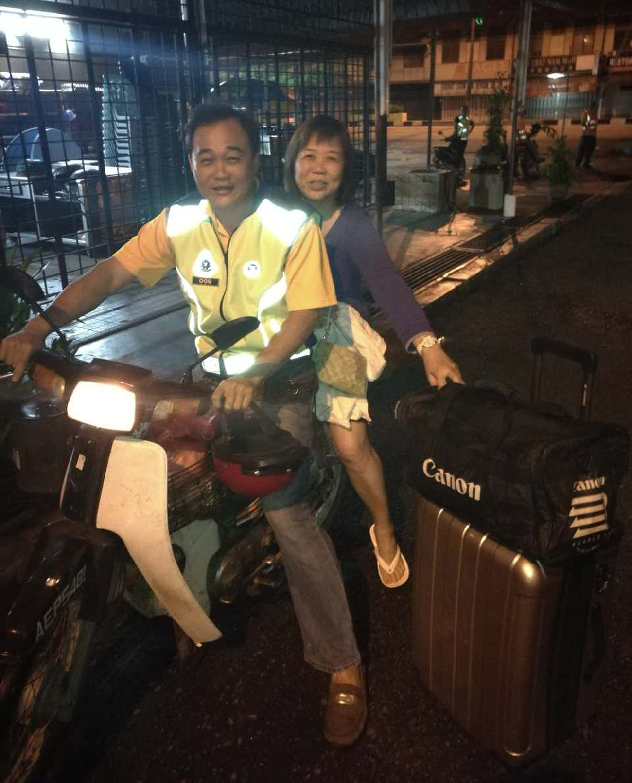 曼绒治安自救会 新年站岗,守护游子