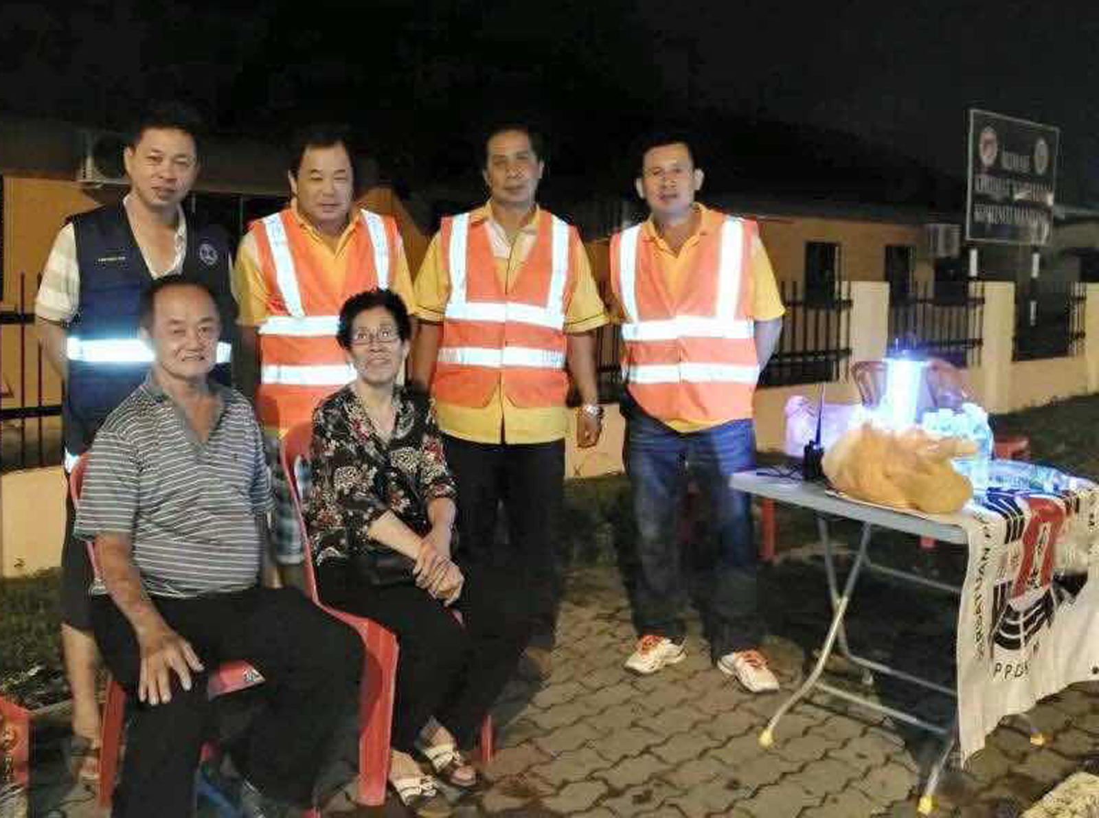 曼绒治安自救会 新年站岗,守护游子