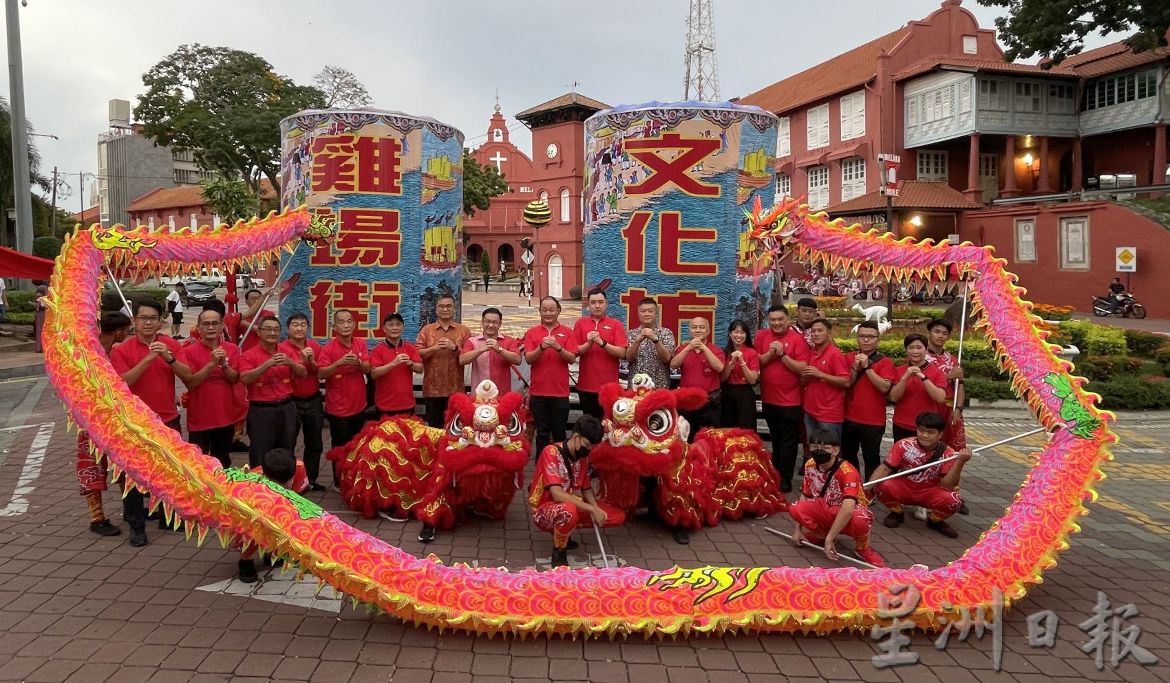 最大娘惹灯笼登场·鸡场街年景持续发热（古城版封面）