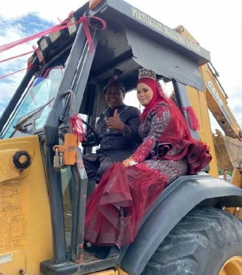 最牛婚车！新郎与兄弟团驾16台“神手”迎亲！ 