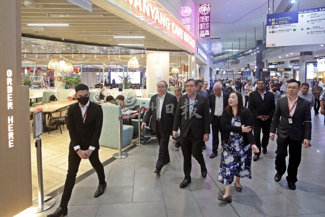 机场公厕卫生列机场公司KPI 陆兆福:“若连公厕管不好 如何管机场?”