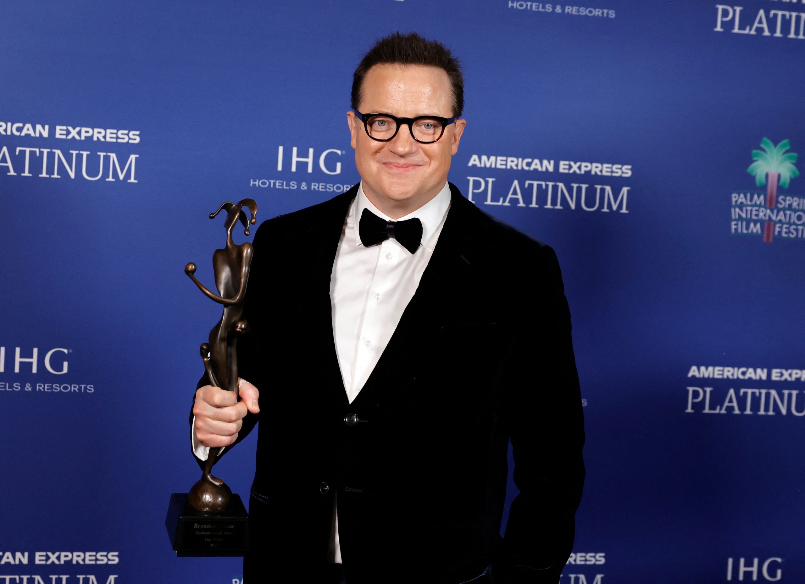 杨紫琼再凭《瞬息全宇宙》 夺棕榈泉国际女星奖