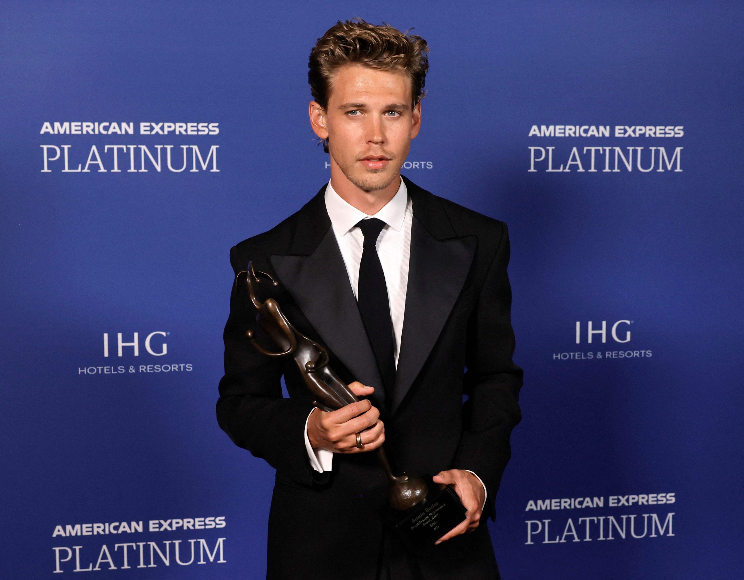 杨紫琼再凭《瞬息全宇宙》 夺棕榈泉国际女星奖