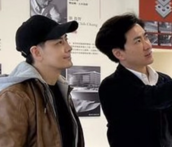 林志颖晒开工照 下巴突出嘴角凹陷明显