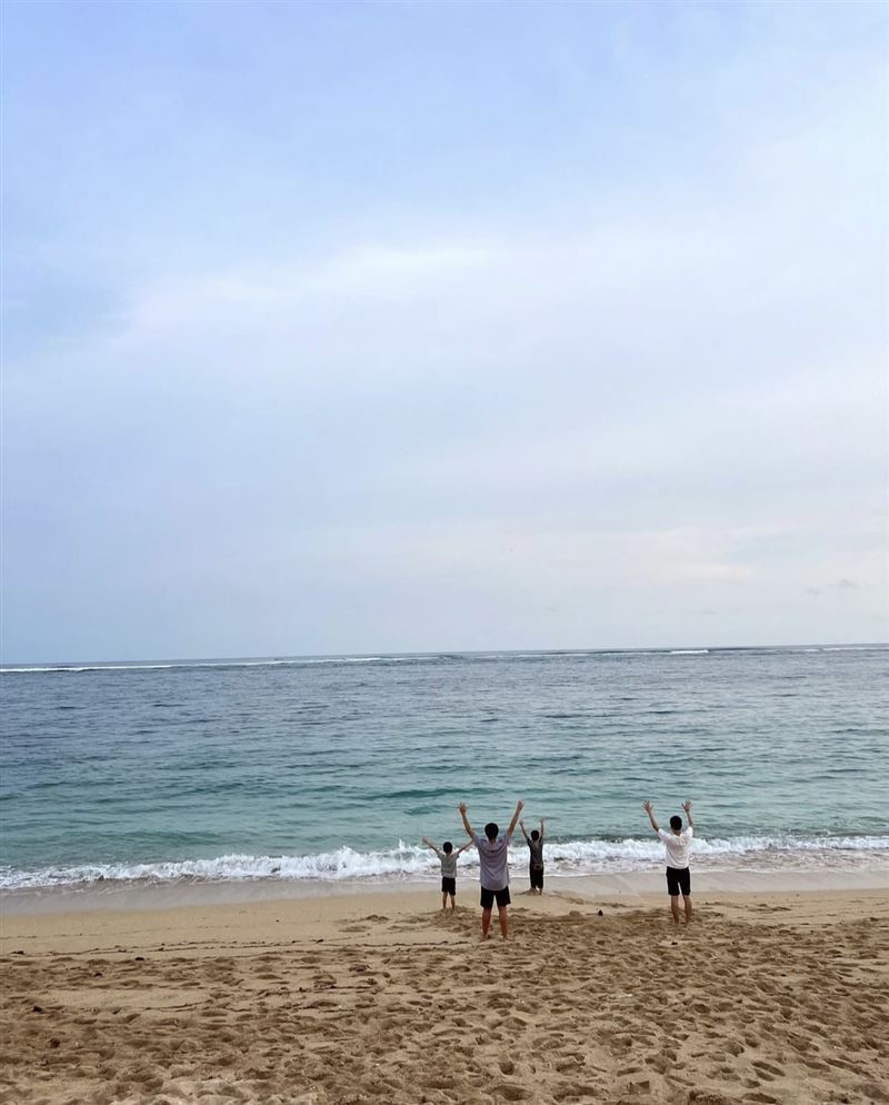 林志颖车祸半年出国玩 爱妻甜晒天伦照：最美的风景	