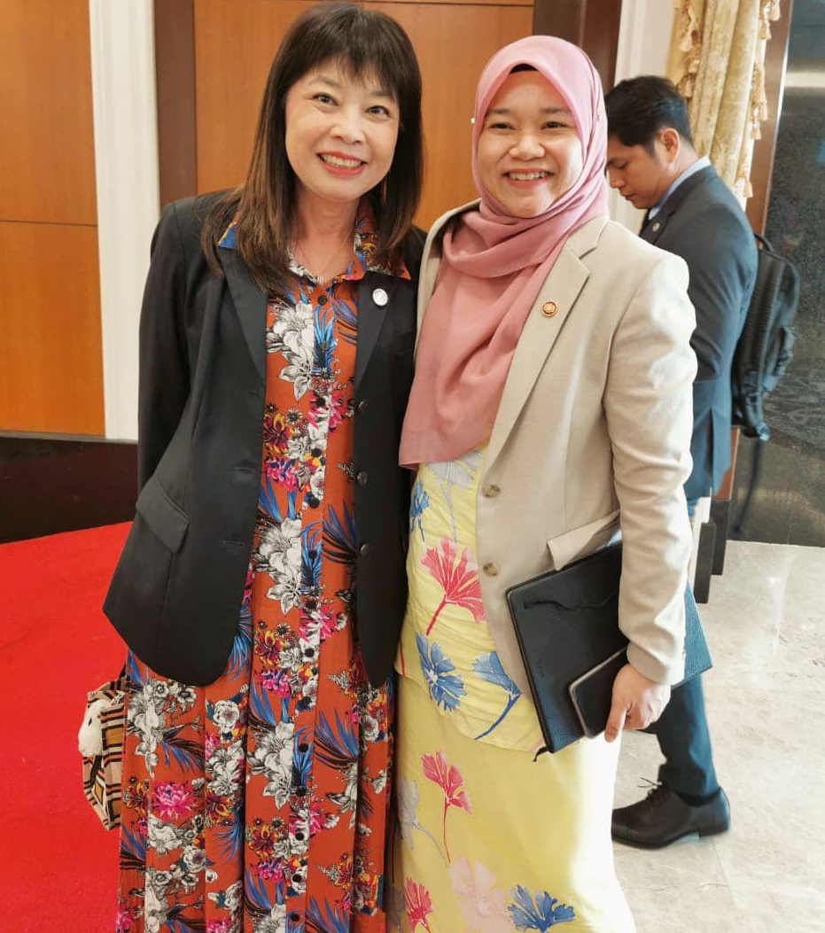 林慧英:将与教长及交长商讨·解决学校费涨价