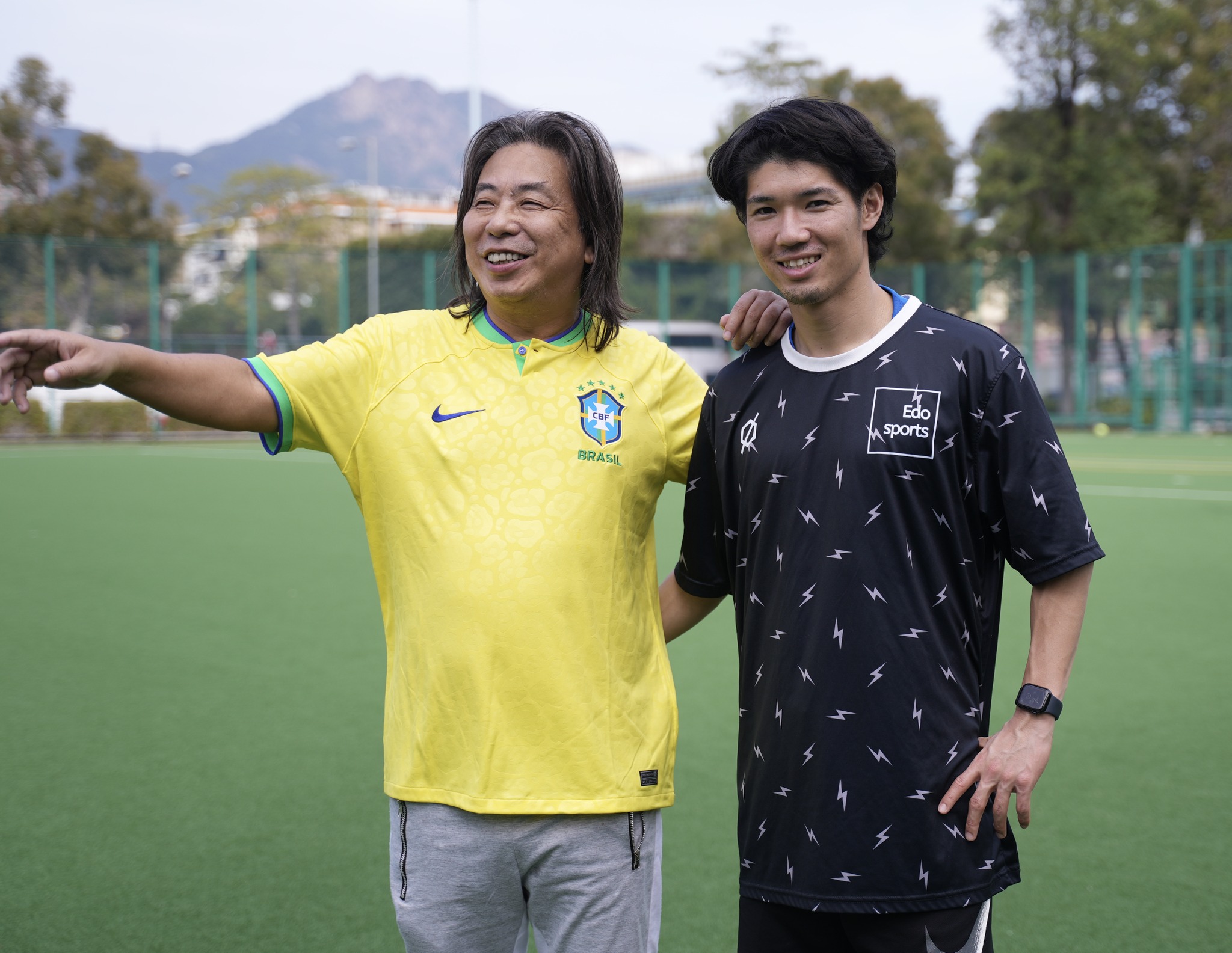 林敏骢脚伤预告缺席TVB颁奖礼 网猜:没奖拿?