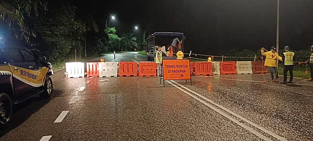 柔:双溪地南路往乌鲁地不佬坍塌封路 公路使用者受促改道