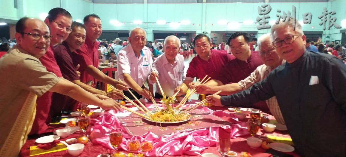 柔: 半津贴学校的开销费用沉重 洪自光:吁请团结政府协助承担