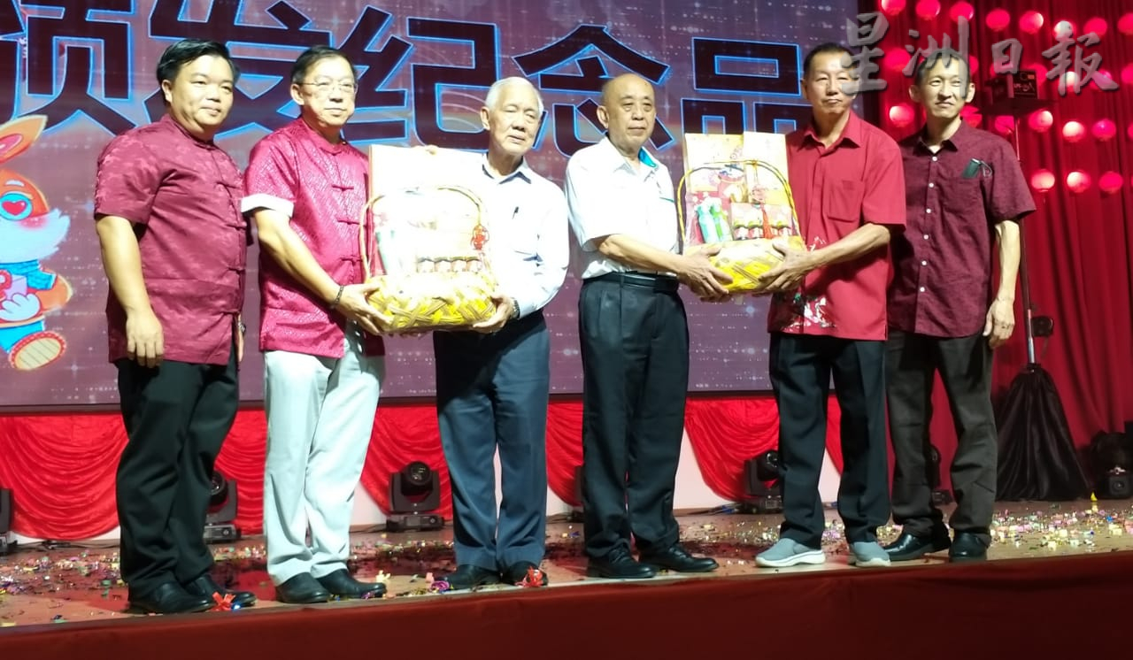 柔: 半津贴学校的开销费用沉重 洪自光:吁请团结政府协助承担