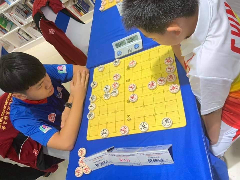 柔:【今日面谱】(1月26日刊):林骏安棋坛绽放光芒,盼有朝一日能全职专注推广象棋文化