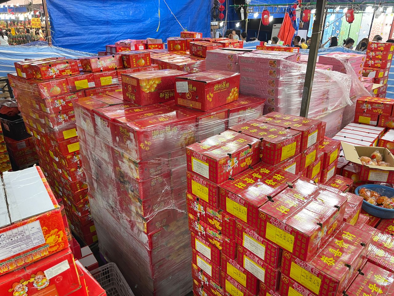 【特稿】年货买气回弹 商品售罄 商家乐开怀