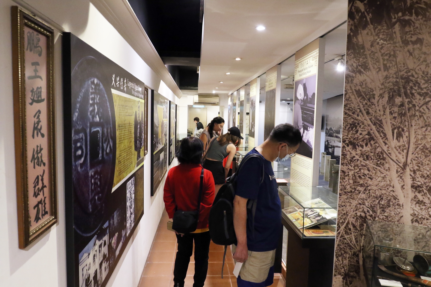 柔:【特稿】:陈旭年街红灯笼高挂,老街春意盎然迎游客