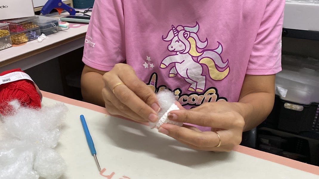 柔：封底（15日刊出）：【特稿】：一针一线编织更添年味，可爱福袋兔萌萌哒