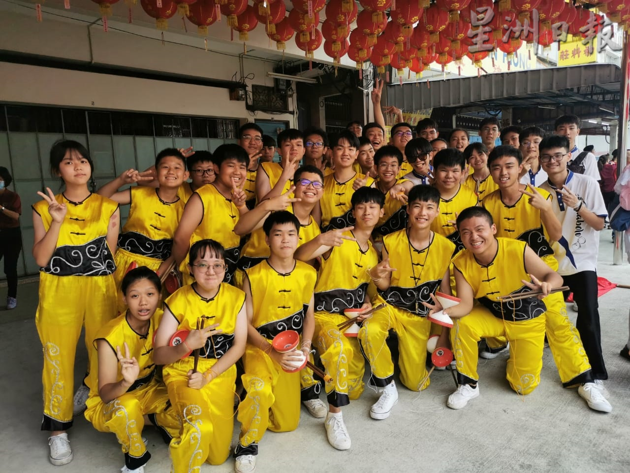  柔：峇华团新年庆典游行，柔金同厦会馆11连冠