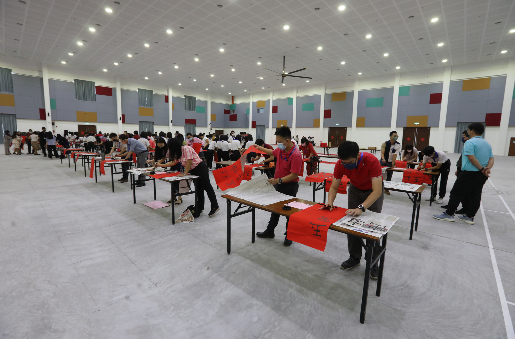 新山与至达城宽中闹哄哄  逾万人挥春创大马纪录