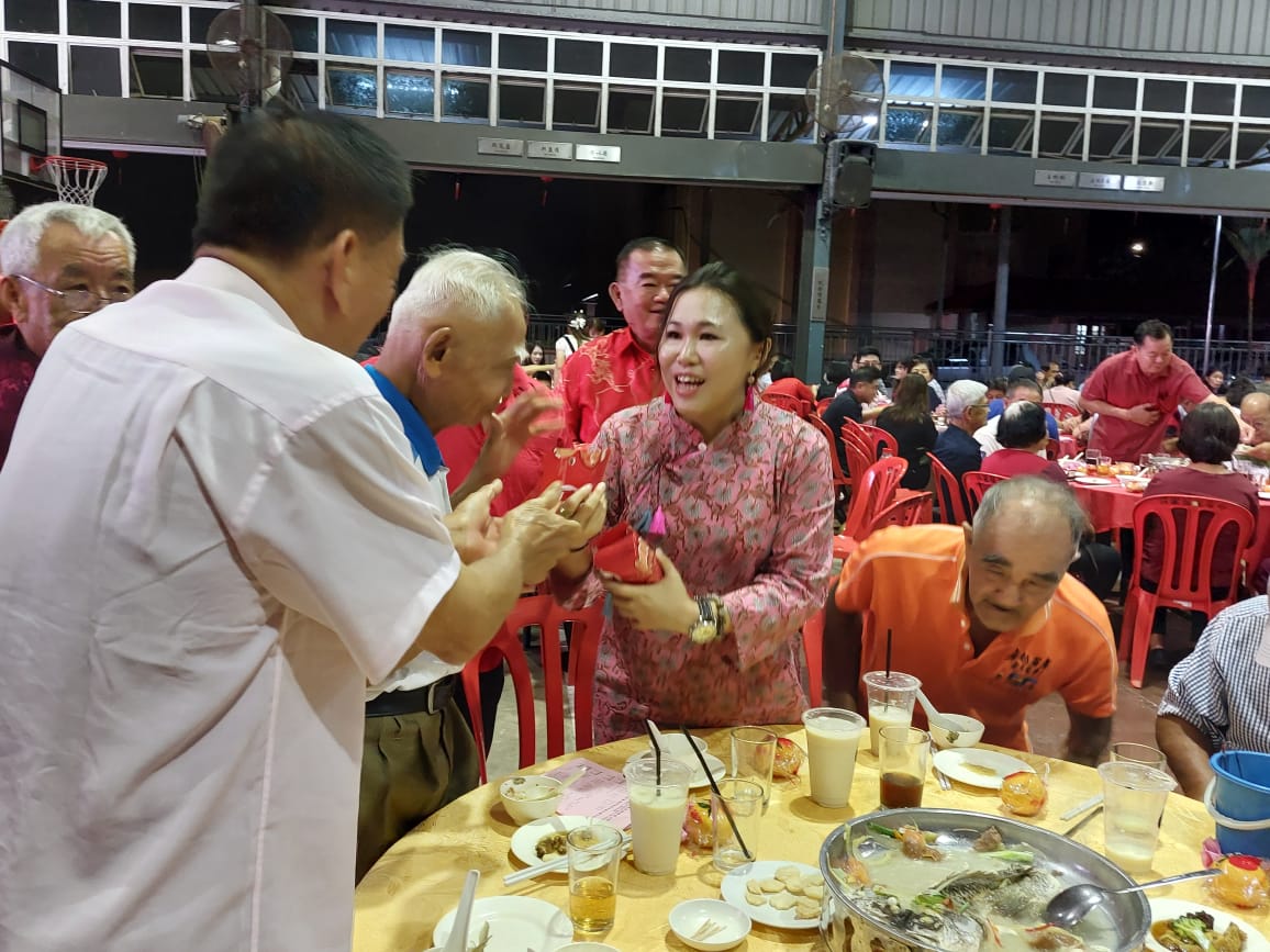 柔:新闻:实里拉龙第十六届黄金年华敬老宴