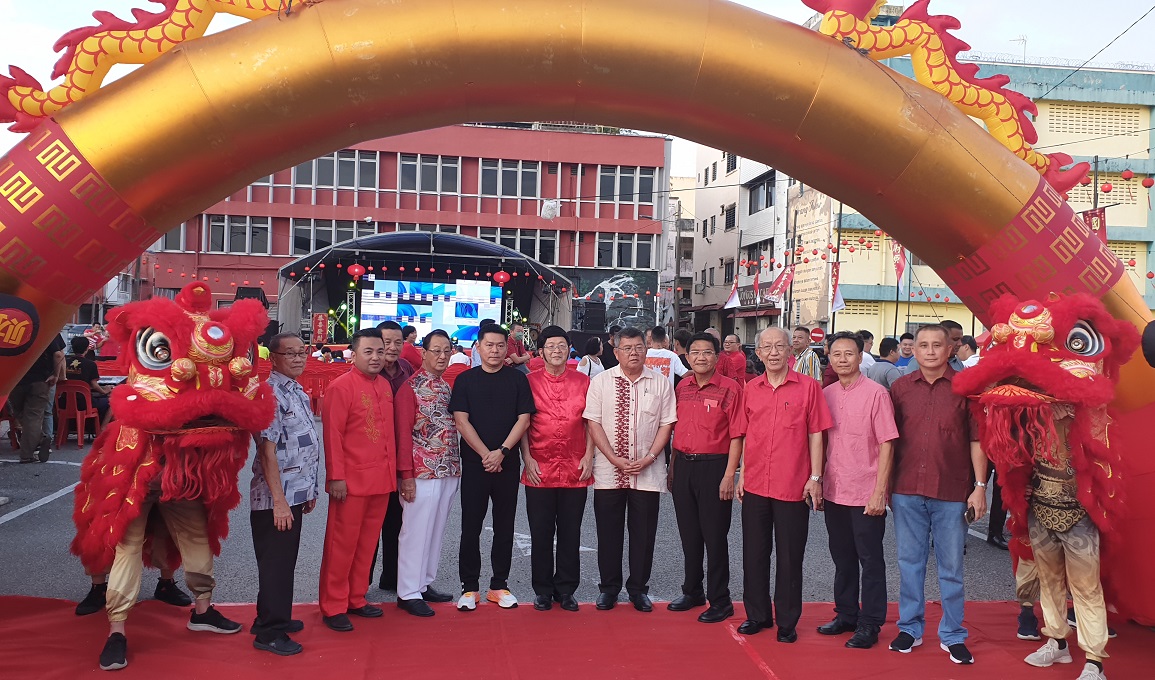 柔：版五头条：哥打丁宜中华商会联合七大乡团第十六次主办新春联欢会