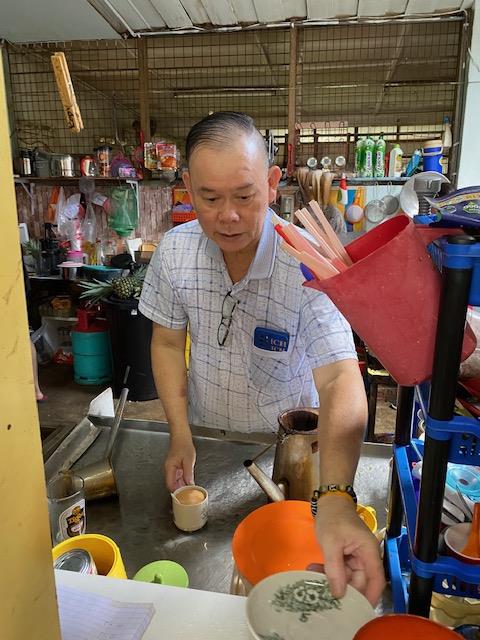 柔:特稿:新邦令金民众雨水中庆新年迎财神