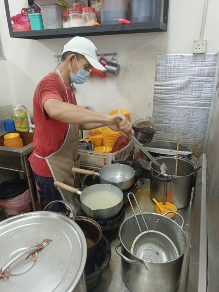 “阳光面食坊”--药材猪杂汤