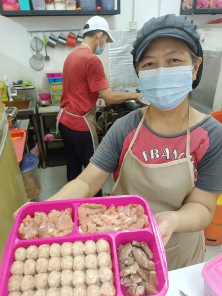 “阳光面食坊”--药材猪杂汤