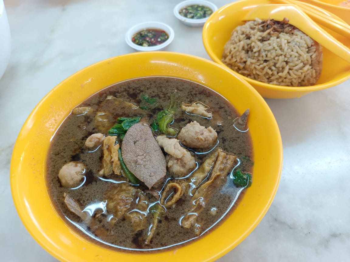 “阳光面食坊”--药材猪杂汤