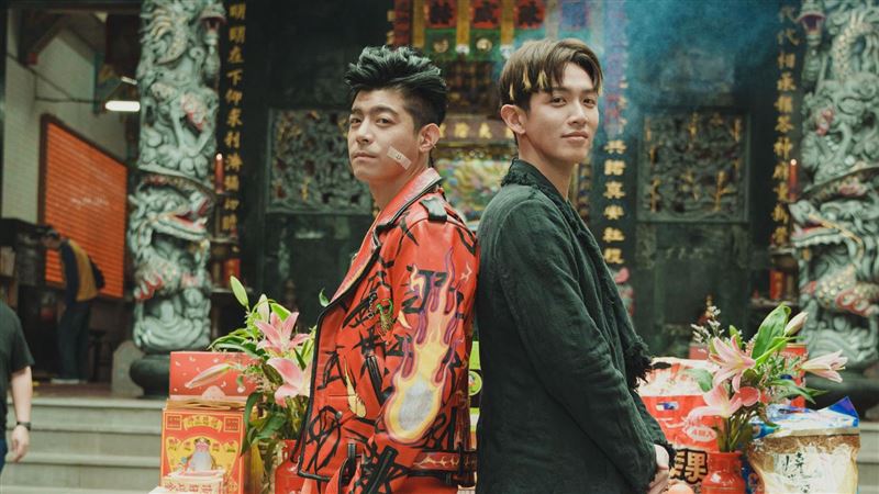 柯震东毁容缝30针 剧组：无人机没爆炸