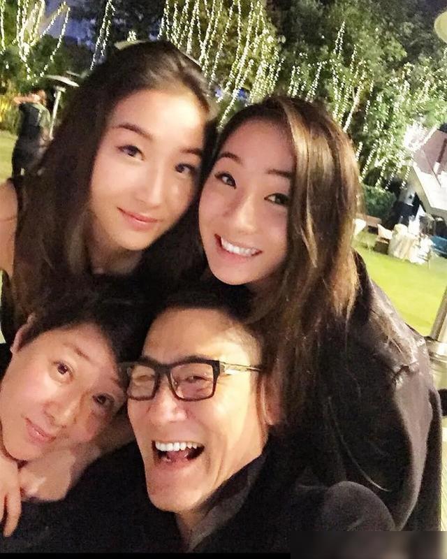 梁家辉自曝忙于赚钱  双胞胎女儿3岁才见面