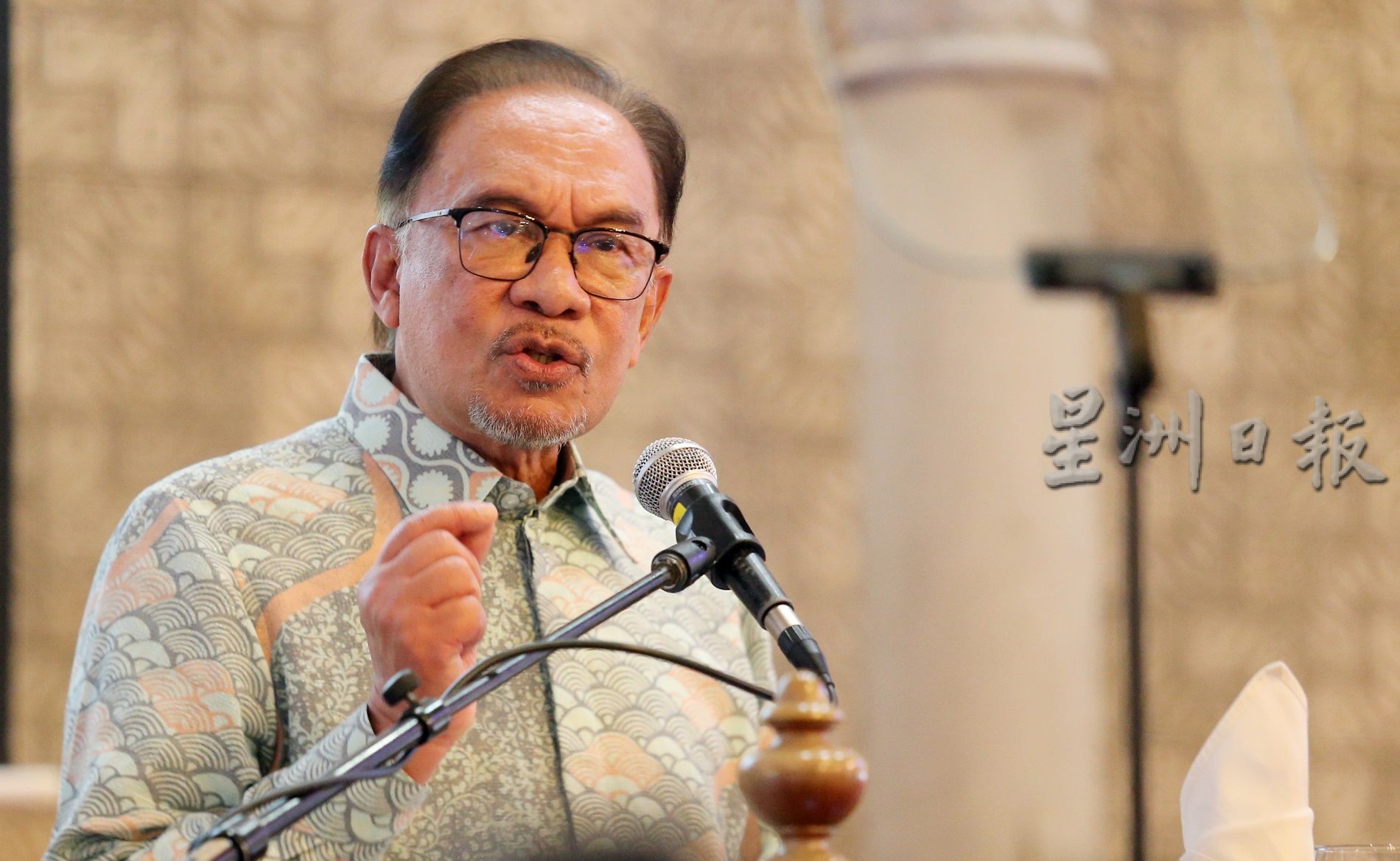 检讨伊斯兰文明课程·安华：应批判性思维学习